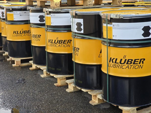Смазка KLUBERFLUID C-F 3 Ultra в бочках 180 кг на складе